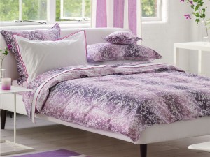 Designers-Guild-Yuzen-Damson